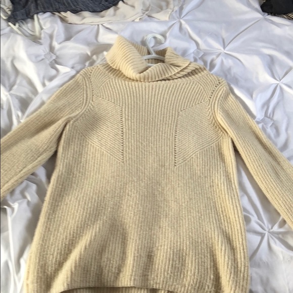 Joe Fresh Turtle Neck - Picture 2 of 4